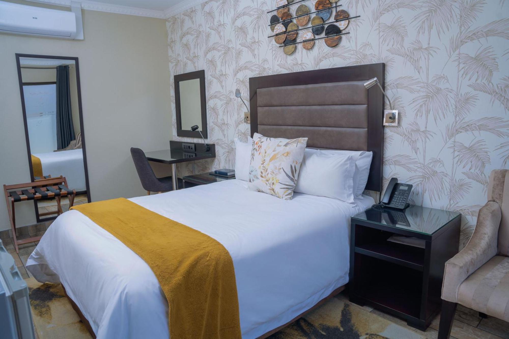 Q'S Boutique Stay Standerton 외부 사진