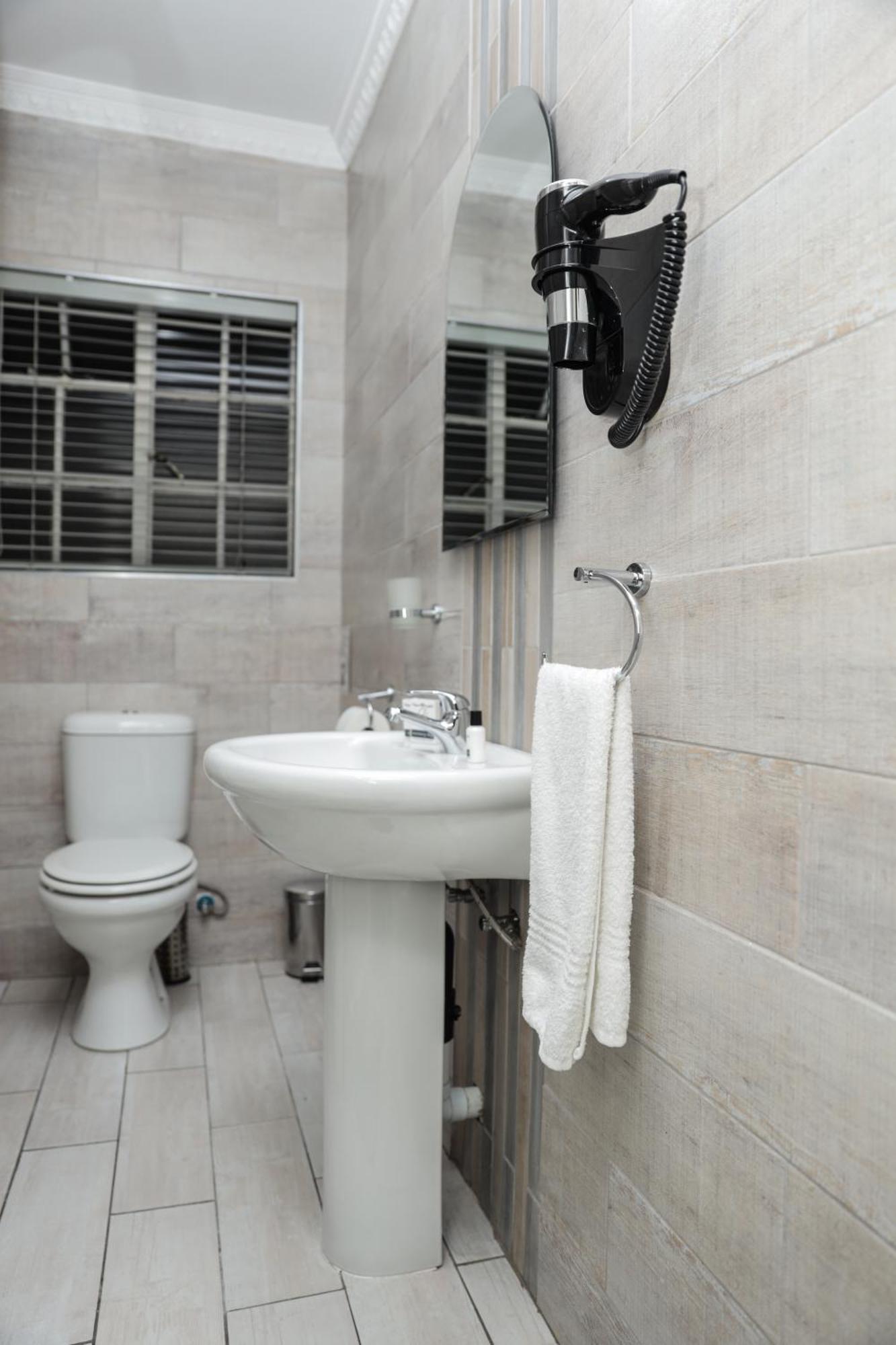 Q'S Boutique Stay Standerton 외부 사진